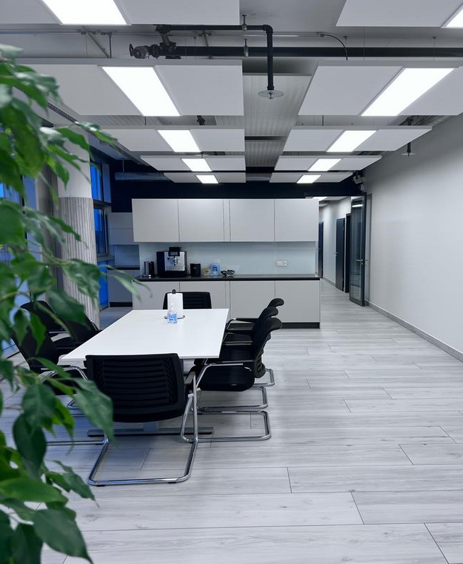 Installations électriques à NIRU SWISS SA